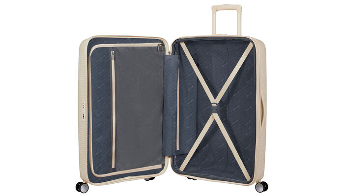 Innvendig organisering med en ekstra lomme med glidelås