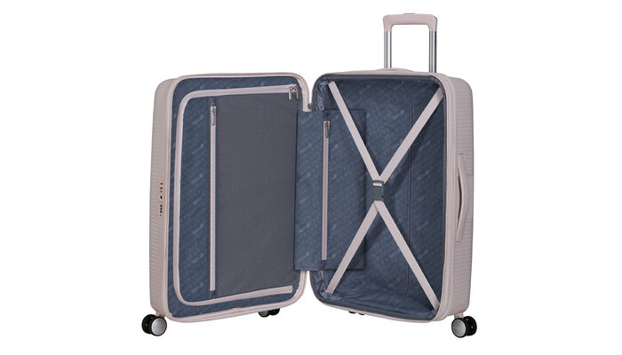 Innvendig organisering med en ekstra lomme med glidelås