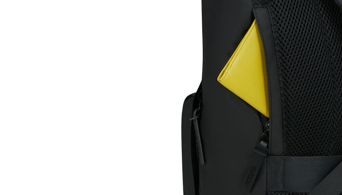 Skjult lomme på baksiden