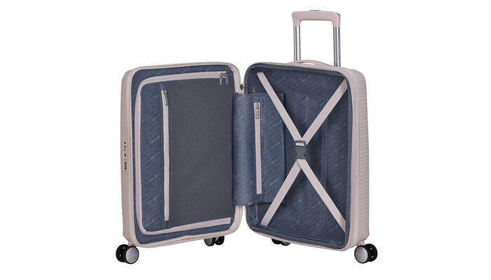 Innvendig organisering med en ekstra lomme med glidelås