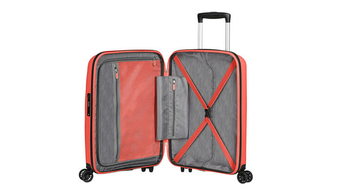 Innvendig organisering med en ekstra lomme med glidelås