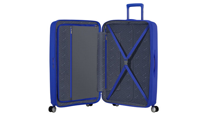 Innvendig organisering med en ekstra lomme med glidelås