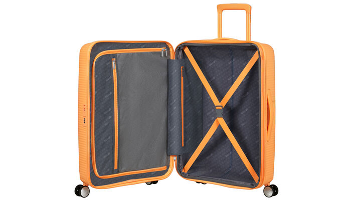 Innvendig organisering med en ekstra lomme med glidelås