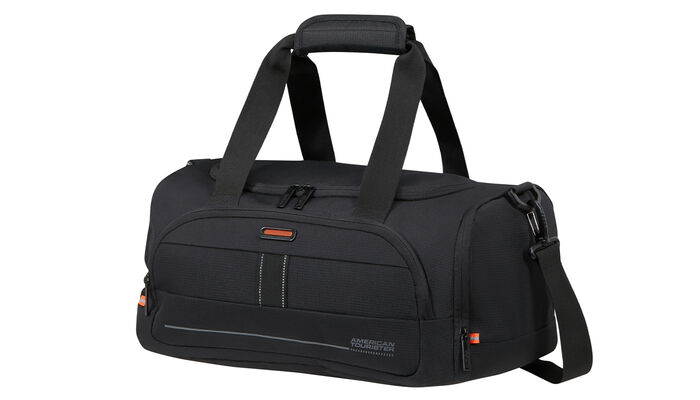 Oppfyller kravene til størrelse for gratis håndbagasje om bord hos Ryanair og Wizz Air