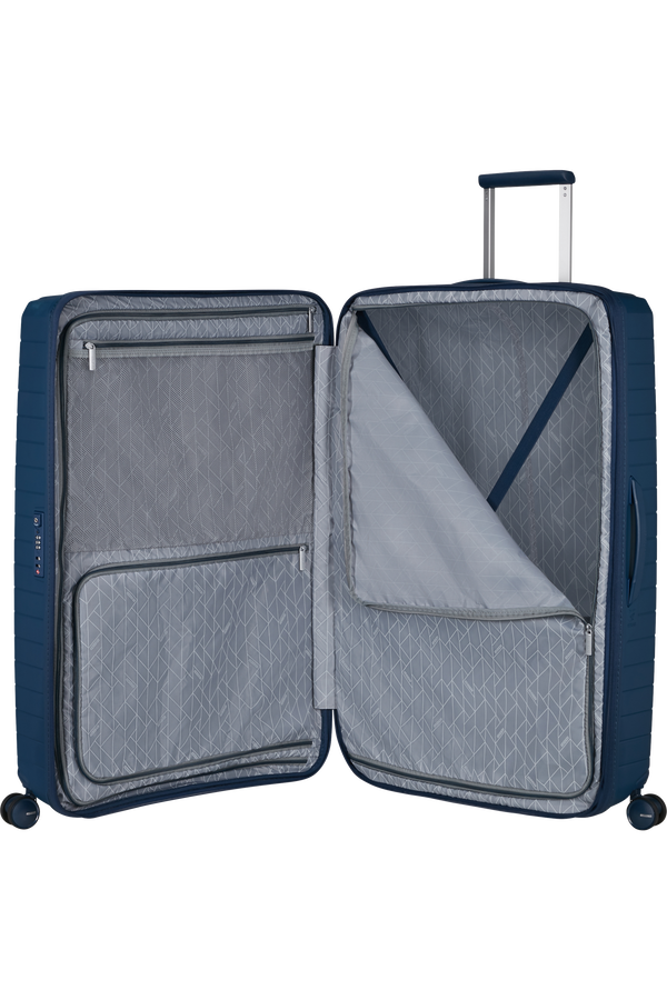 American Tourister FastForward Spinner 83/31 TSA EXP 83cm  Marineblå American Tourister FastForward Spinner 83/31 TSA EXP 83cm  Marineblå