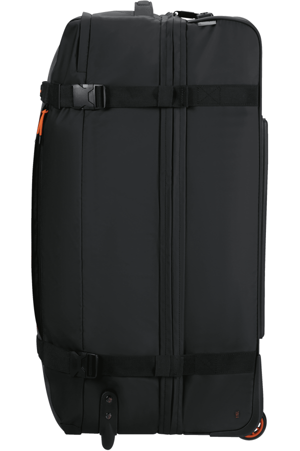 American Tourister Urban Track Duffle with wheels Lmtd L  Svart/Oransje American Tourister Urban Track Duffle with wheels Lmtd L  Svart/Oransje