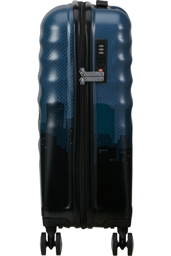 American Tourister Disney Wavebreaker Spinner TSA MARVEL Fl 55cm  Captain America City American Tourister Disney Wavebreaker Spinner TSA MARVEL Fl 55cm  Captain America City